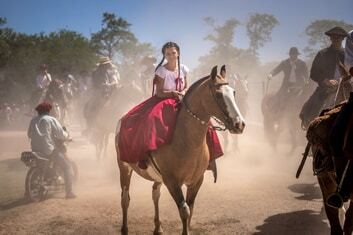 Viaje Fotografico Buenos Aires Argentina Los Fotonautas mujer gaucha a caballo