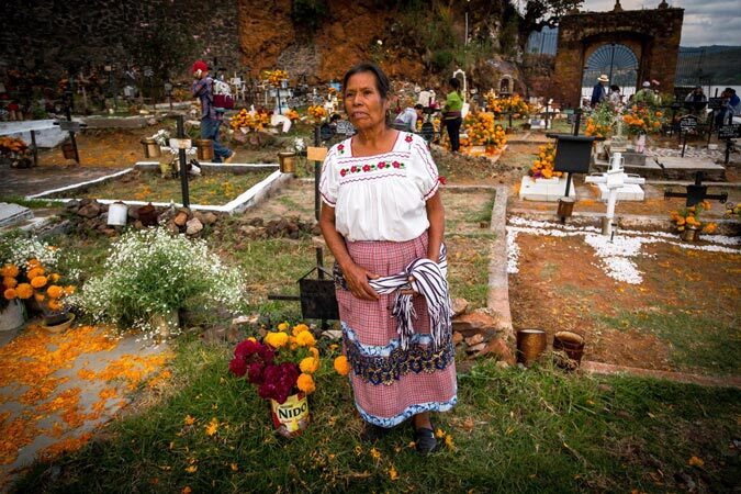 cementerio panteon isla de janitzio michoacan dia de muertos con nacho marlats