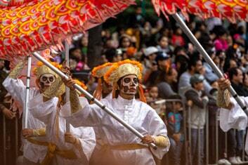 foto desfile de dia de muertos 2022 en cdmx